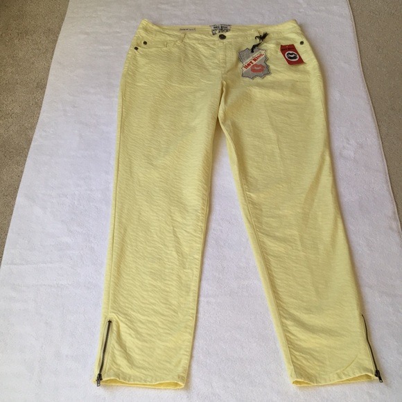 Hot Kiss-NWT-Yellow Textured Pants Size (13/14) - Picture 3 of 8